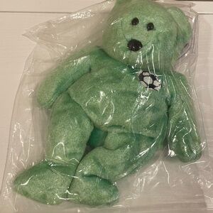Ty Beanie Baby - Kicks the Bear